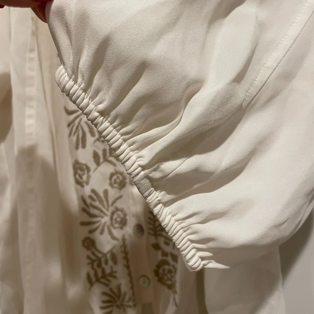 Like New Style & Co Cream Boho Blouse With Embroidery and Tie Front Size Large - Picture 4 of 4